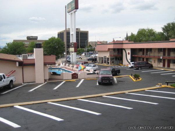 Santa Fe Inn - Pueblo Exterior photo